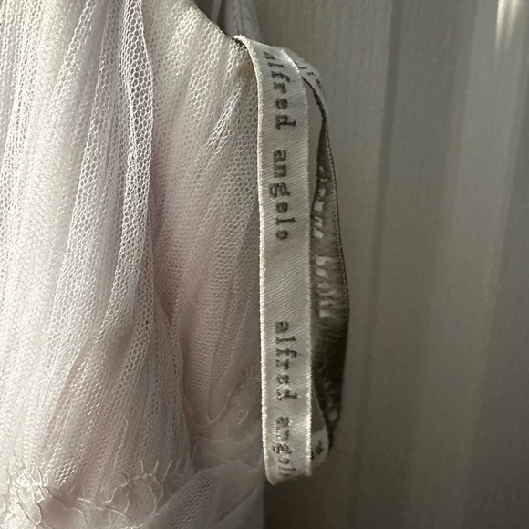 Alfred Angelo Wedding Dress - Picture 12 of 14